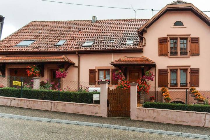 Gîte pour 6 personnes, avec terrasse et jardin à Neubois