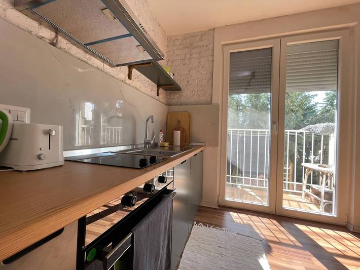 Ganze Wohnung, Flora - Moderne Dachgeschosswohnung mit Balkon in Tiranë, Albanien