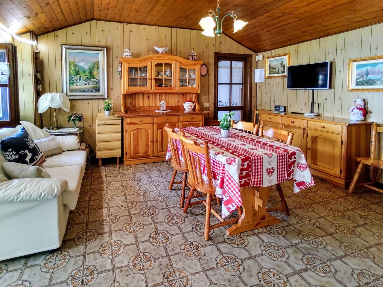 Entire apartment, Baita dei Nonni in Comune di Peglio, Lake Como