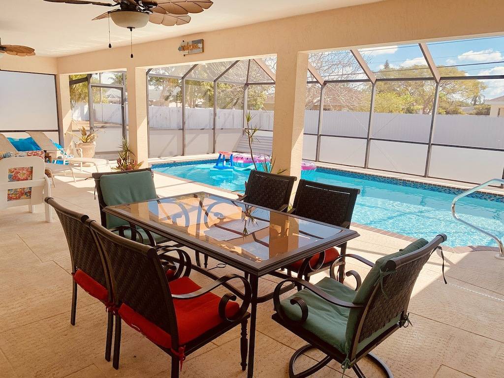 Beautiful heated Pool&Spa home centrally located! in Cape Coral, Southwest Florida