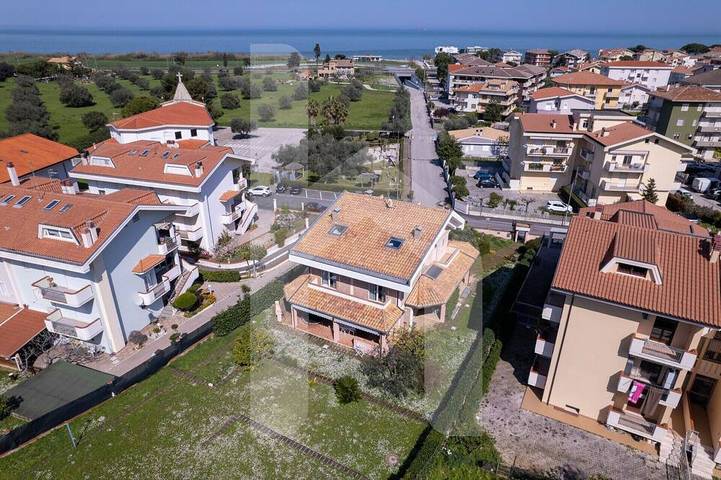 Chalet para 10 personas, con balcón y jardín, Se admiten mascotas - 1