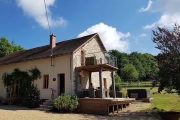Gîte pour 8 personnes, avec jacuzzi et jardin à Pageas