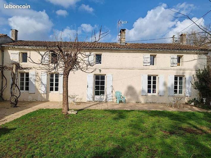 Maison d’hôte pour 2 personnes, avec terrasse à Anglade