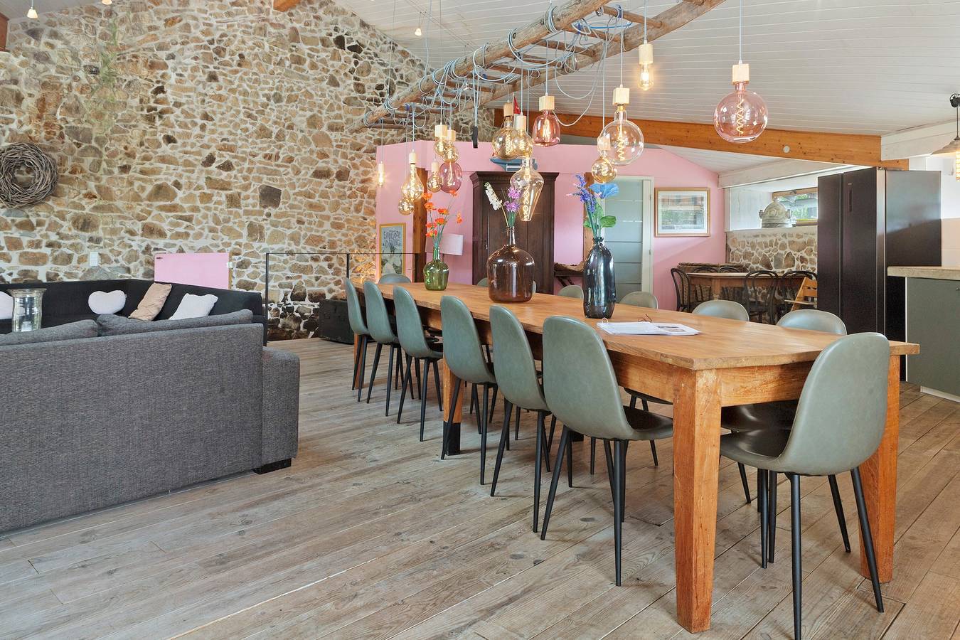 Casa vacanze 'Domaine De Bellac - Le Triangle' con piscina privata, terrazza e Wi-Fi in Roussines, Parco naturale regionale di Périgord-Limousin
