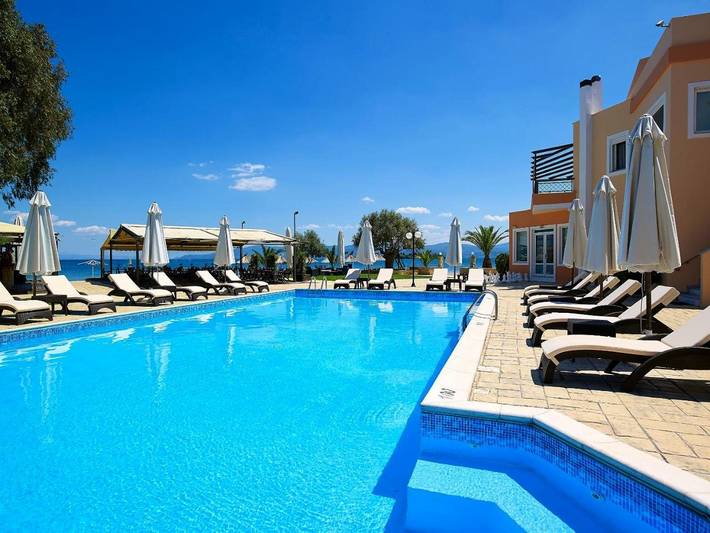 Hôtel pour 4 personnes, avec jardin ainsi que piscine et vue dans Érétrie - 4