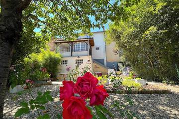 Gîte pour 7 personnes, avec jardin et balcon à Beaumont-du-Périgord