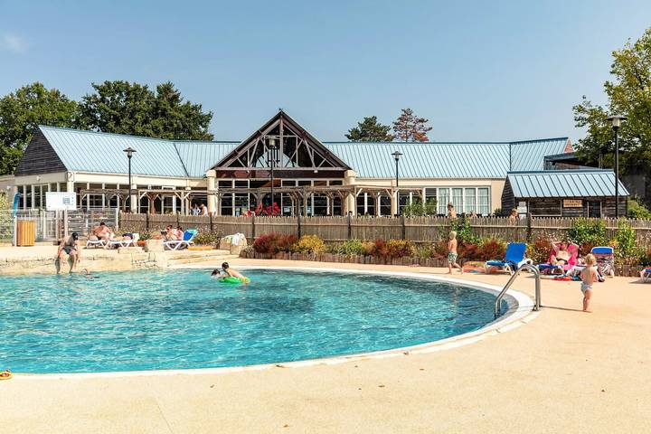 Mobil home pour 6 personnes, avec terrasse et piscine, animaux acceptés à Sainte-Catherine-de-Fierbois - 2
