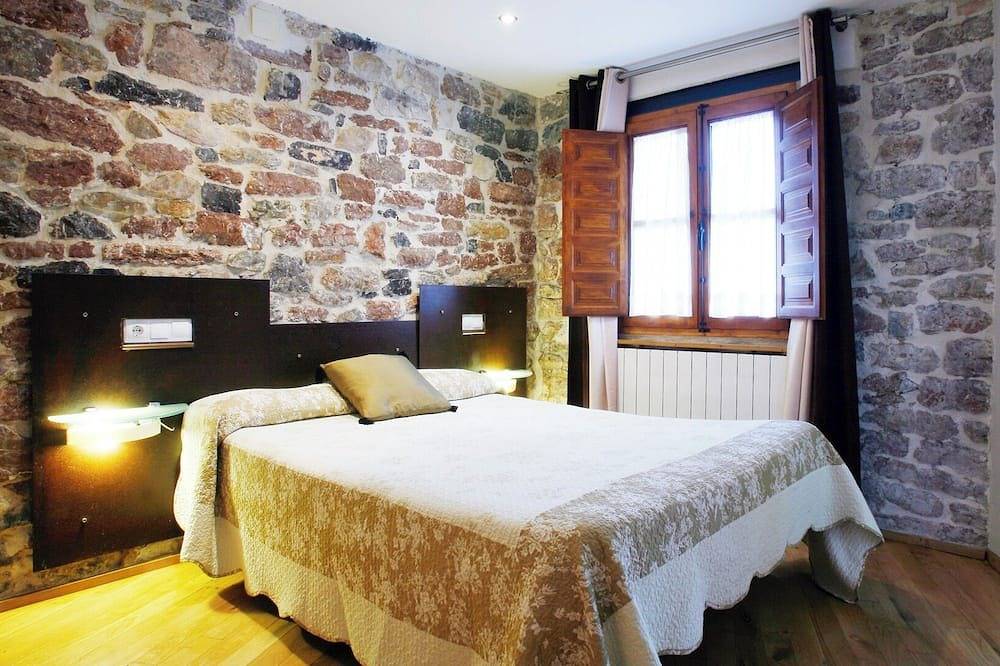 Super Romantic apartment with Jacuzzi in the Picos de Europa. in Precendi, Amieva