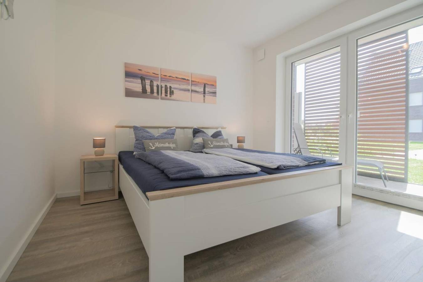 Entire apartment, Komfortables Ferienhaus Domizil Heimathafen-Norddeich mit Terrasse und Wlan in Norddeich, Norden and Surroundings