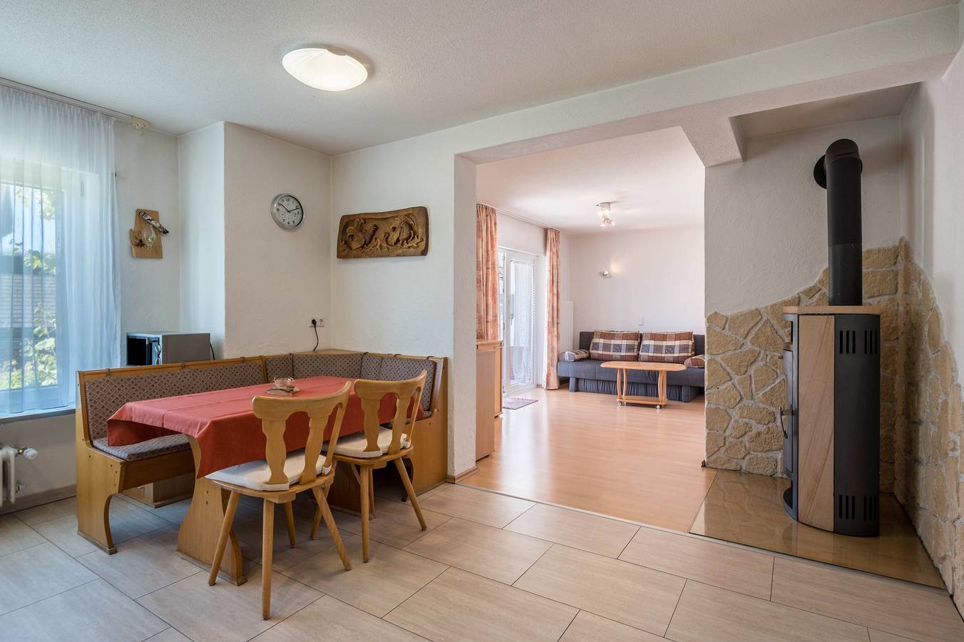 Ganze Wohnung, Ferienwohnung 'Haus Isele' mit Bergblick, Terrasse und Wlan in Dachsberg, Südschwarzwald