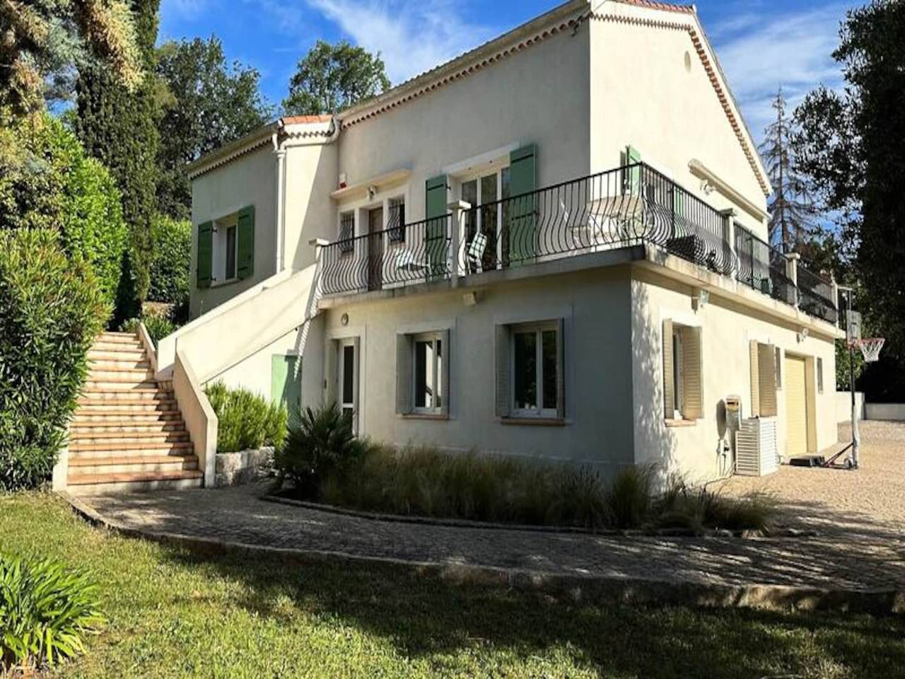 Ganze Wohnung, Villa an der Côte d’Azur mit Pool & Bbq in Le Rouret, Cannes und Umgebung