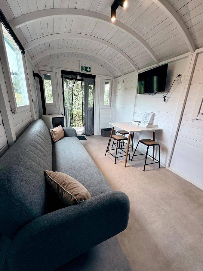 Maison de campagne pour 3 personnes, avec vue sur le lac et vue ainsi que jardin et balcon à Frasnes-lez-Anvaing - 4