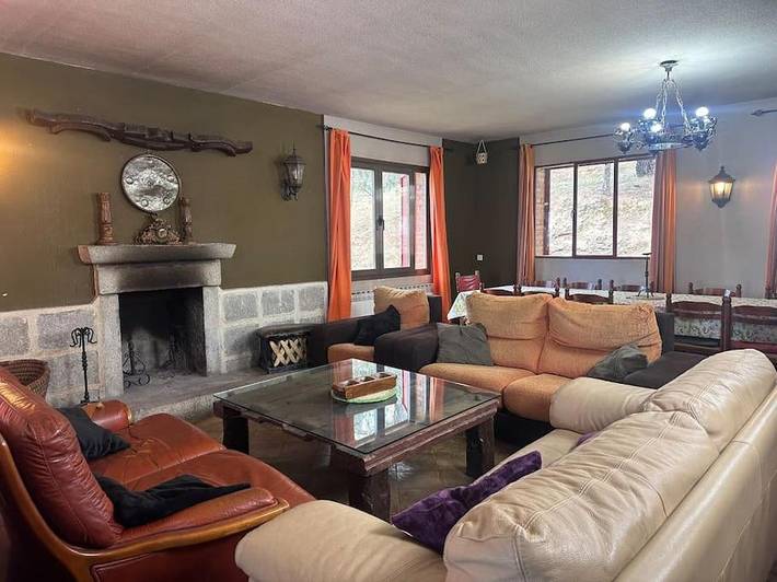 Casa rural para 16 personas, con Terraza y Jardín además de Piscina y Vistas en El Tiemblo