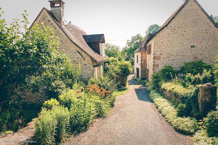 Location de vacances pour 3 personnes, avec jardin et piscine à Azerat - 4