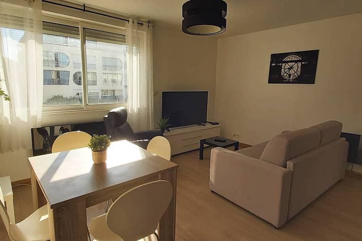 Appartement entier, Grand T2 de 50m2 - 2ème ligne de mer - Centre Ville - 100m du port in La Grande-Motte, Côte d'Améthyste