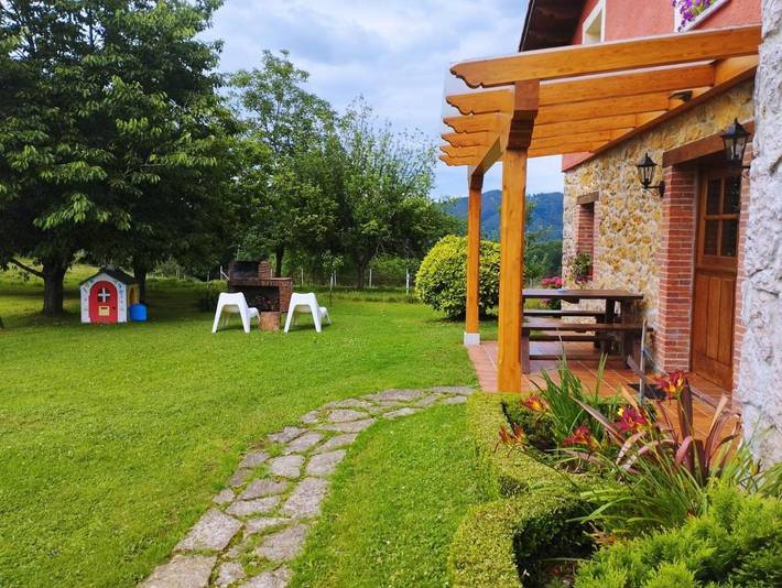Casa rural para 4 personas, con Terraza además de Jardín y Vistas en Arriondas