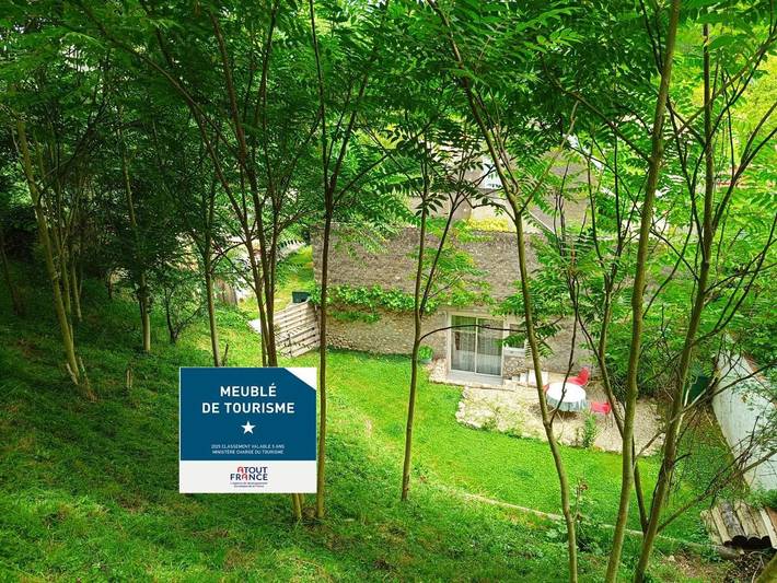 Gîte pour 2 personnes, avec jardin et terrasse à Guillerval