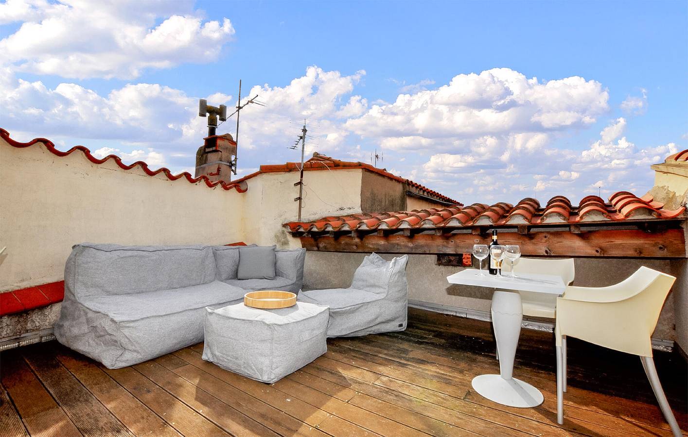 Rückzugsort am Fluss mit Garten und Parkplatz, 1 km von Le Tech entfernt in La Côte Vermeille, Palau-del-Vidre