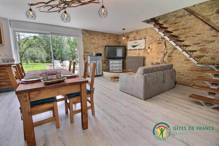 Gîte pour 2 personnes, avec jardin à Plaudren
