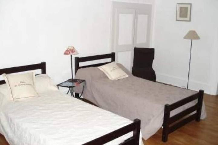 Location de vacances pour 5 personnes, avec balcon et jardin à Burettes - 2