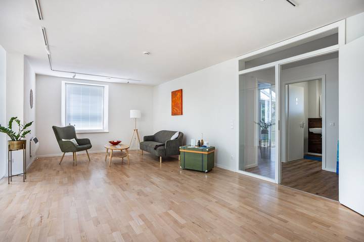 Maison Bleue – maison de vacances et séminaires élégante avec grand jardin in Buchloe, Souabe (Bavière)