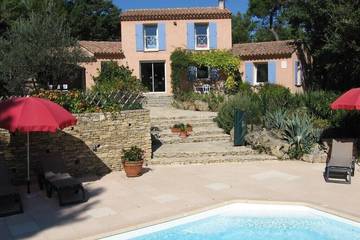 Gîte pour 8 personnes, avec jardin à Faucon