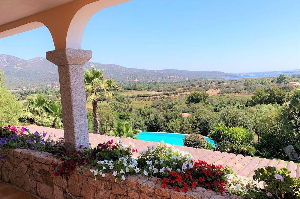 Villa Anastasia room in B&B with pool in Olbia, Costa Smeralda
