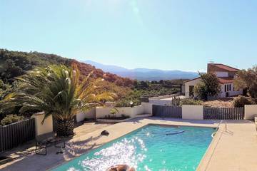 Location de vacances pour 4 personnes, avec jardin à Montesquieu-des-Albères