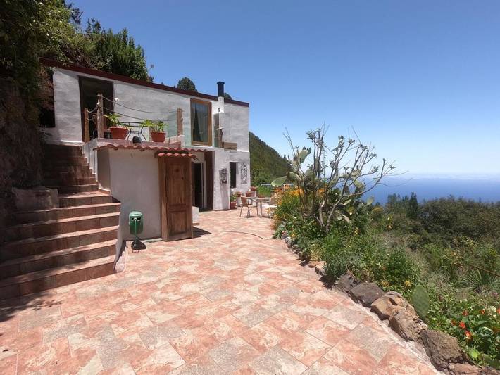 Ferienhaus für 3 Personen, mit Balkon und Terrasse sowie Garten und Ausblick