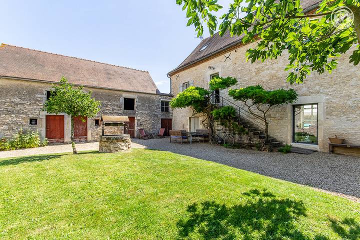 Gîte pour 4 personnes, avec Terrasse ainsi que Jardin et Piscine dans Ébaty