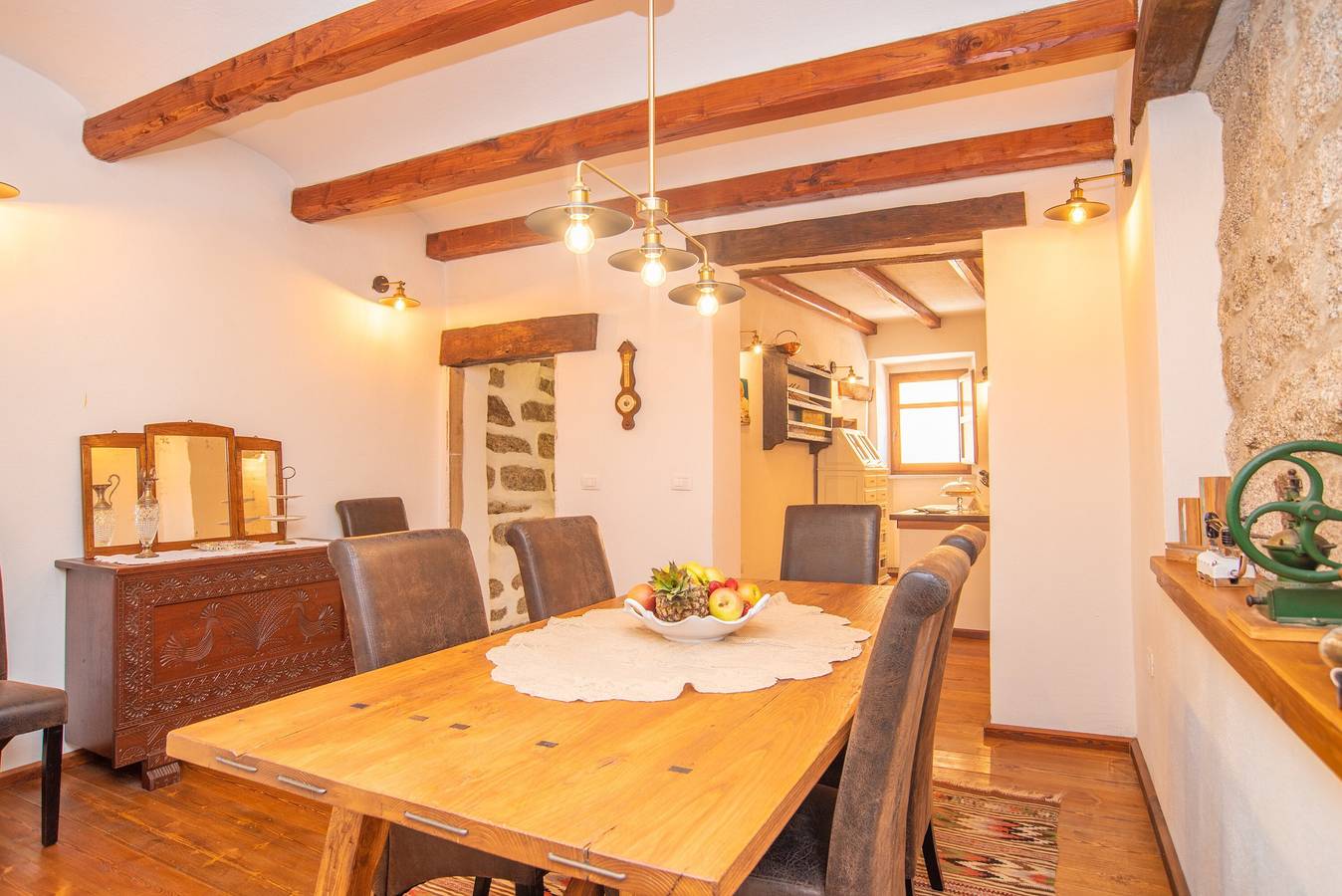 Historisches, zentral gelegenes Ferienhaus mit Wlan und Kamin in Alà dei Sardi, Barbagia