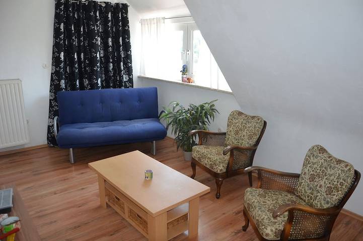 Ganze Wohnung, Ferienwohnung ~90 m² im 1. und 2. Stock im schönen Maintal, großer Garten in Karlstadt, Maindreieck