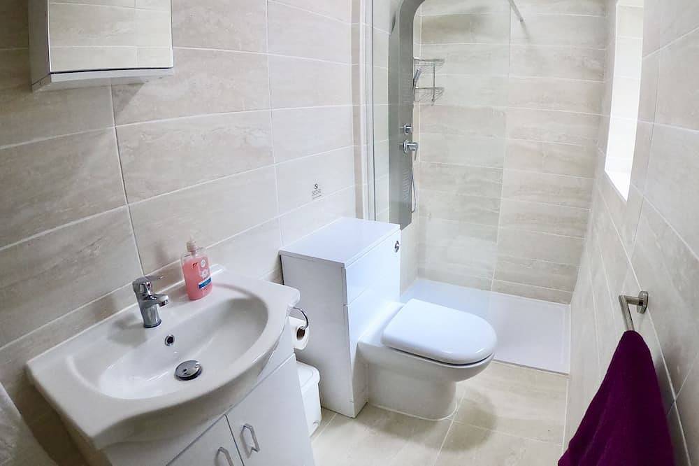 Entire apartment, 2 bedroom apartment in fashionable North Shore (newly renovated April '19) in Blackpool Pleasure Beach, North West England