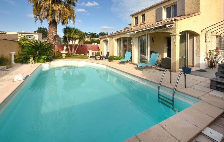 Location de vacances pour 6 personnes, avec jardin ainsi que terrasse et piscine à Rognonas - 2