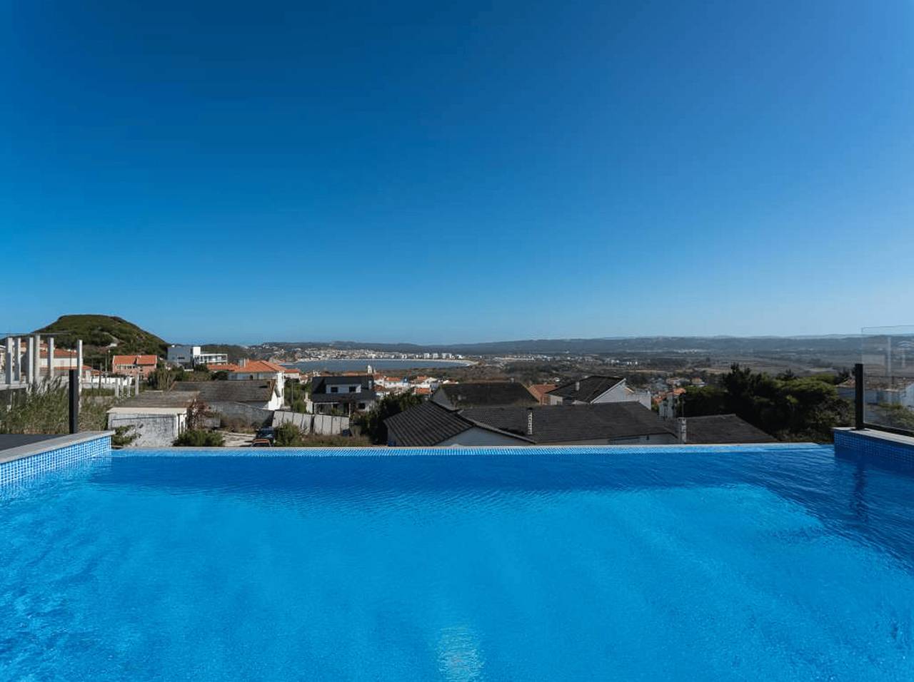 Villa für 7 Personen mit Meerblick in Salir do Porto, Tornada e Salir do Porto
