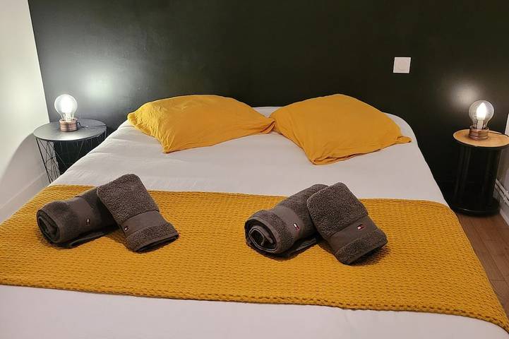 \"La Maison 4\" in the heart of town / 4 air-conditioned bedrooms in Moissac, Tarn-et-Garonne