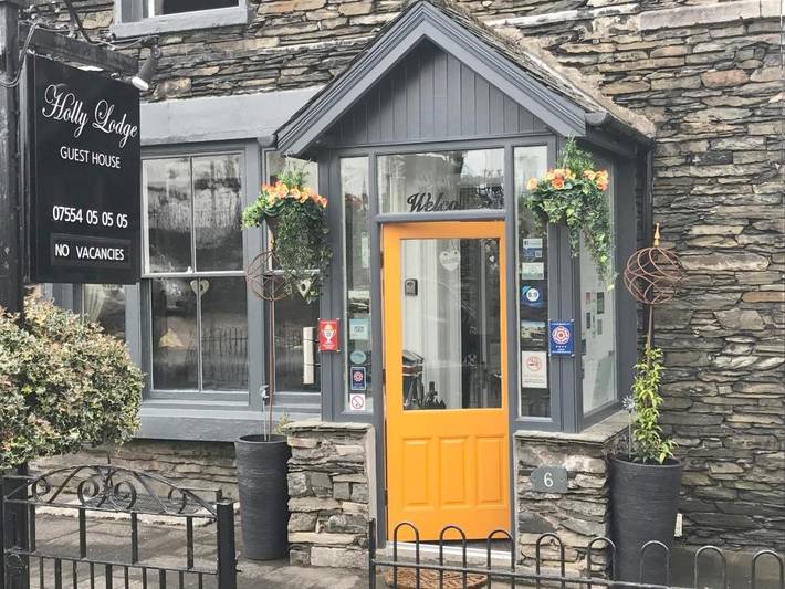 Bed and breakfast for 2 people, with Hot tub and Pool as well as Sauna and View in Windermere