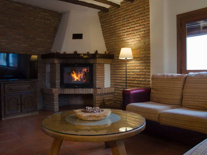 Casa rural para 6 personas, con Balcón y Terraza además de Jardín y Piscina en Yegen - 4