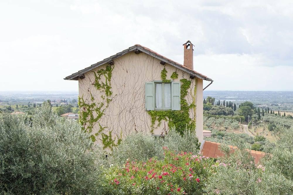 Ganze Wohnung, Ferienwohnung Pineta - Vigna Luisa Resort - nahe bei Rom in Genzano di Roma, Parco Regionale dei Castelli Romani