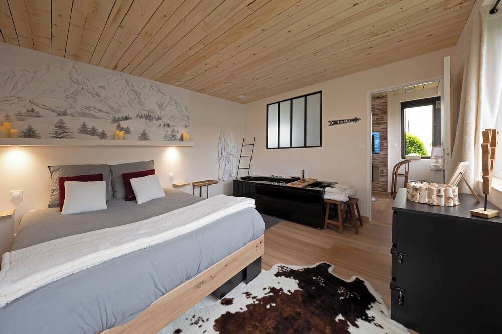 Entire apartment, Suite Chalet K in Saint-Chamond, Pilat Regional Nature Park
