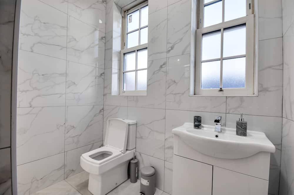 Ganze Wohnung, Cosy Wigan Apartment with Sunny Views in Wigan, Greater Manchester