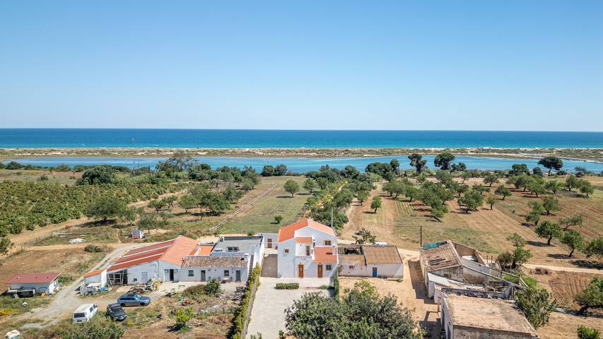 Villa for 8 people, with balcony and garden in Tavira