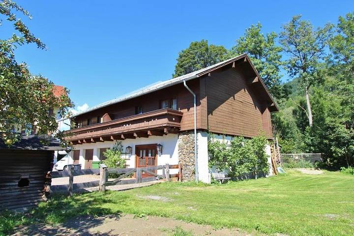 Ferienhaus für 12 Personen, mit Balkon und Terrasse sowie Garten und Sauna