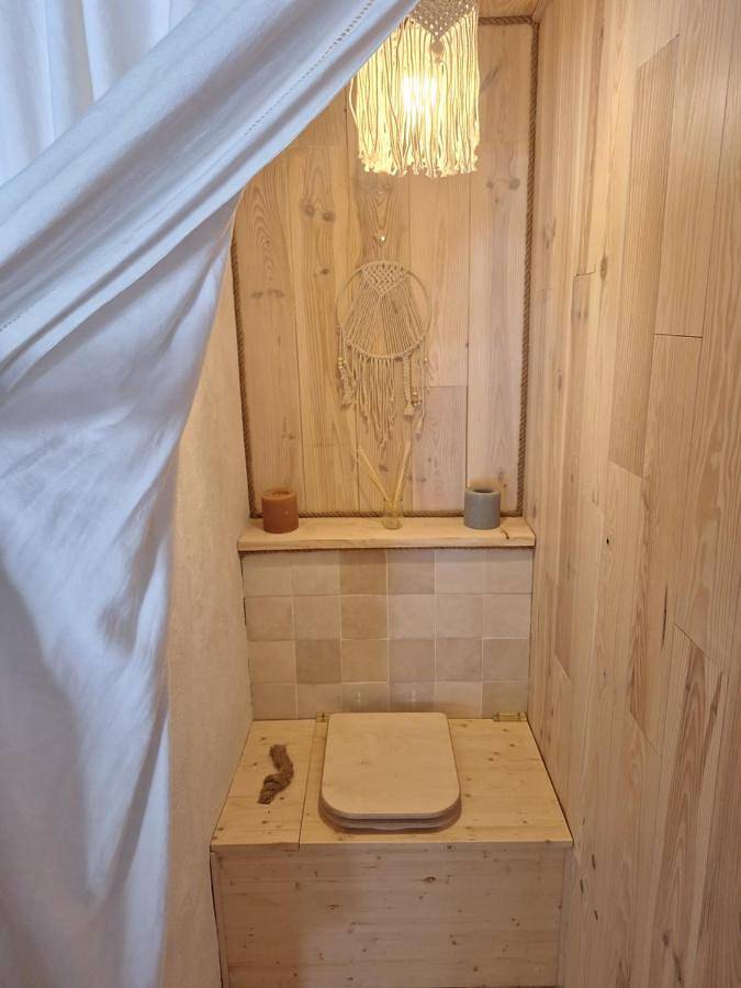 Location de vacances pour 2 personnes, avec jardin ainsi que vue et terrasse à Yssingeaux - 3