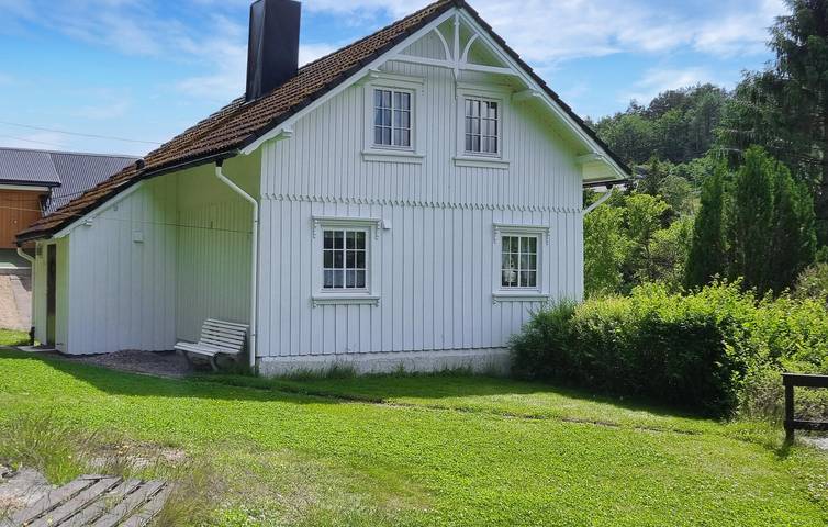 Feriehus for 8 personer, med Hage og Innsjøutsikt i Lillesand 