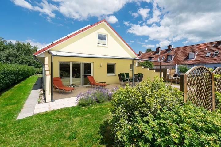 Ferienhaus für 6 Personen, mit Terrasse und Garten sowie Ausblick in Garding