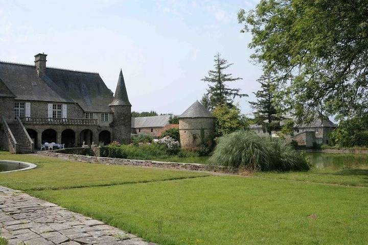 Location de vacances pour 7 personnes, avec jardin à Équilly - 4