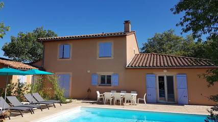 Villa pour 9 personnes, avec jardin et piscine en Ardèche