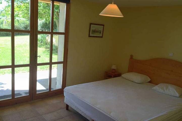 Location de vacances pour 18 personnes, avec piscine à Lurs - 2