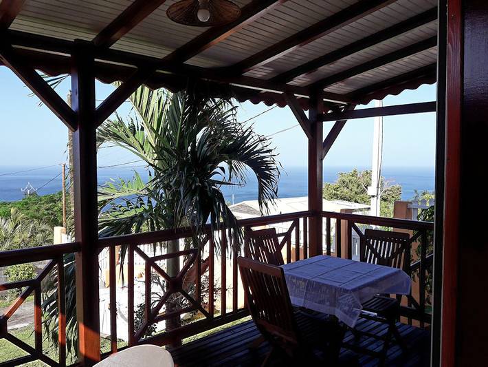 Bungalow pour 2 personnes, avec jardin ainsi que piscine et balcon